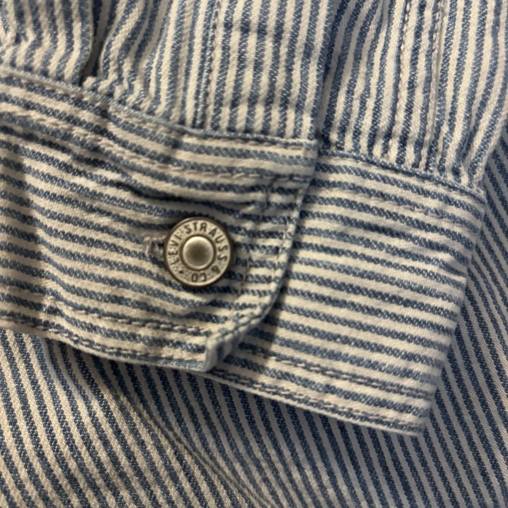 1996 Levi's Men's XL Blue Denim Stripe Long Sleeve Button Up, Shirt, 100% Cotton - Picture 2 of 7